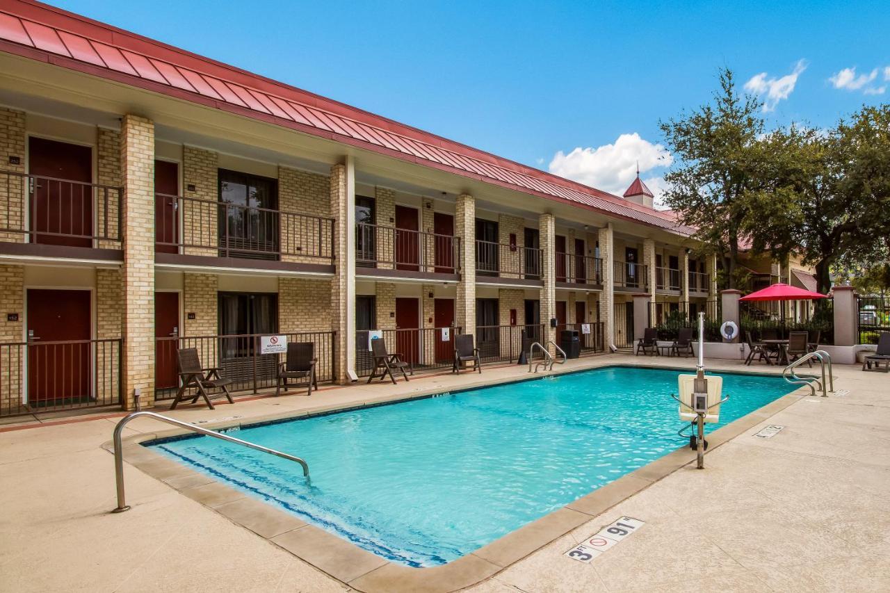 Red Roof Inn Plus+ Dallas - Addison Exteriér fotografie