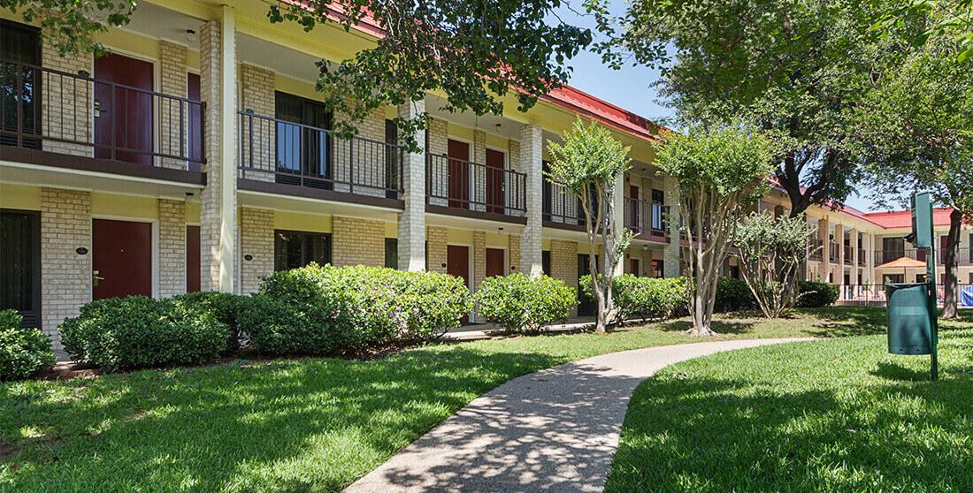 Red Roof Inn Plus+ Dallas - Addison Exteriér fotografie